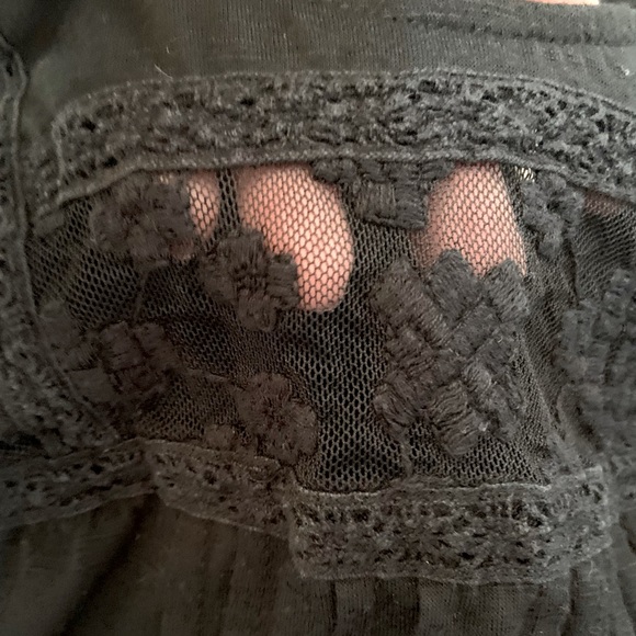 Mossimo Black T - Adorable detailing - Small - Picture 6 of 7